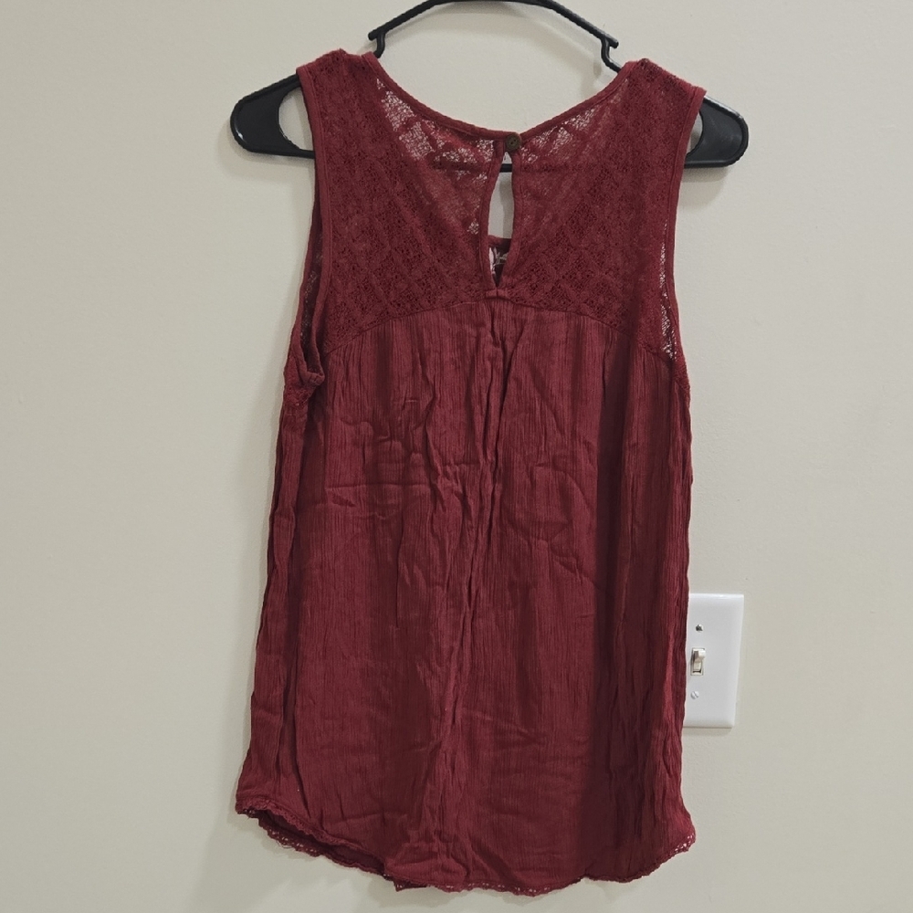 Red Embellished Sleeveless Tank Top - Picture 5 of 8